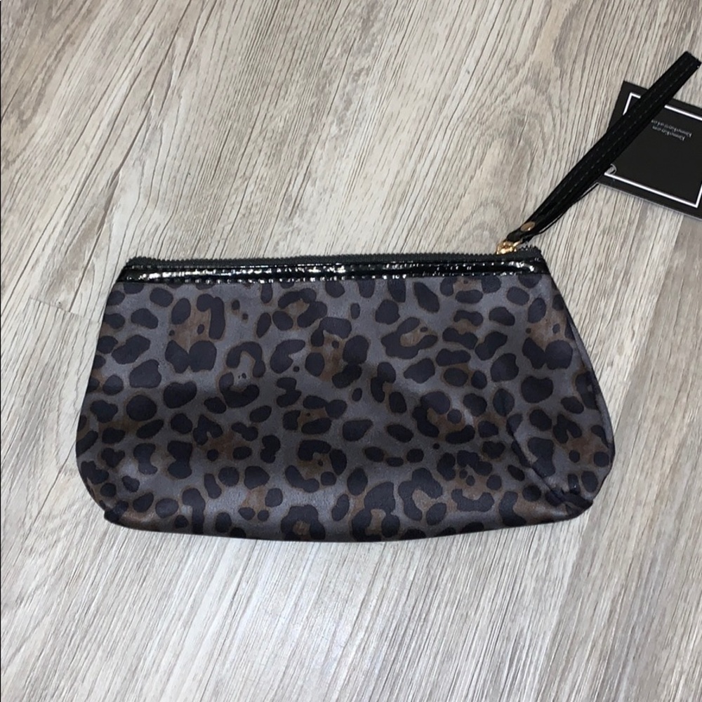 🌼🌼Makeup bag🌼🌼 - Picture 2 of 5